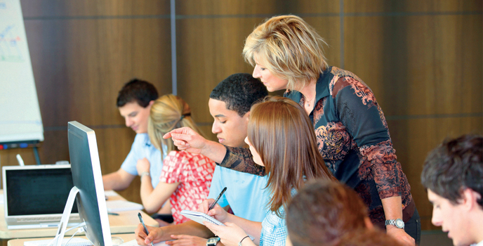 Voortgezet onderwijs medewerker heeft nauwelijks tijd om goed werk te leveren