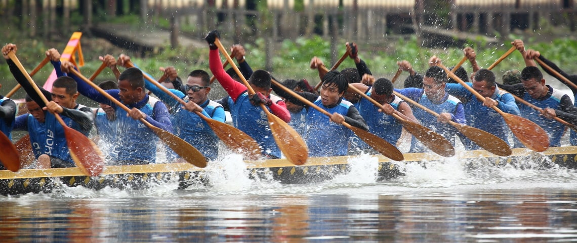 Team spirit gives you a lift